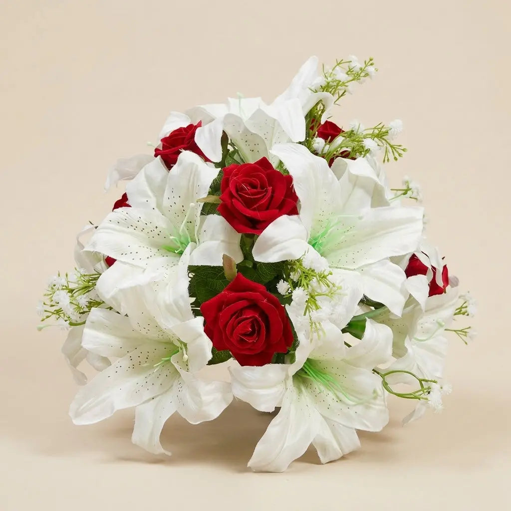 Centre de Table Mariage Lys Blancs & Roses Rouges – Arrangement Floral Traiteur
