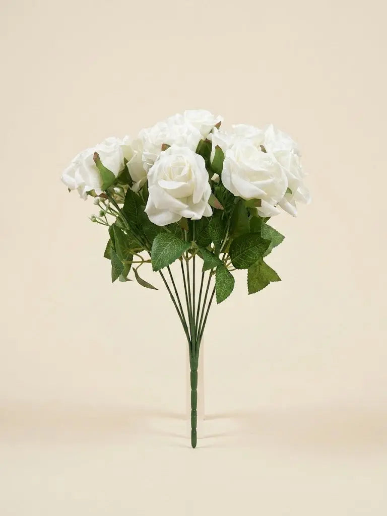 Bouquet de 7 Roses Blanches Artificielles – Collection Élégance