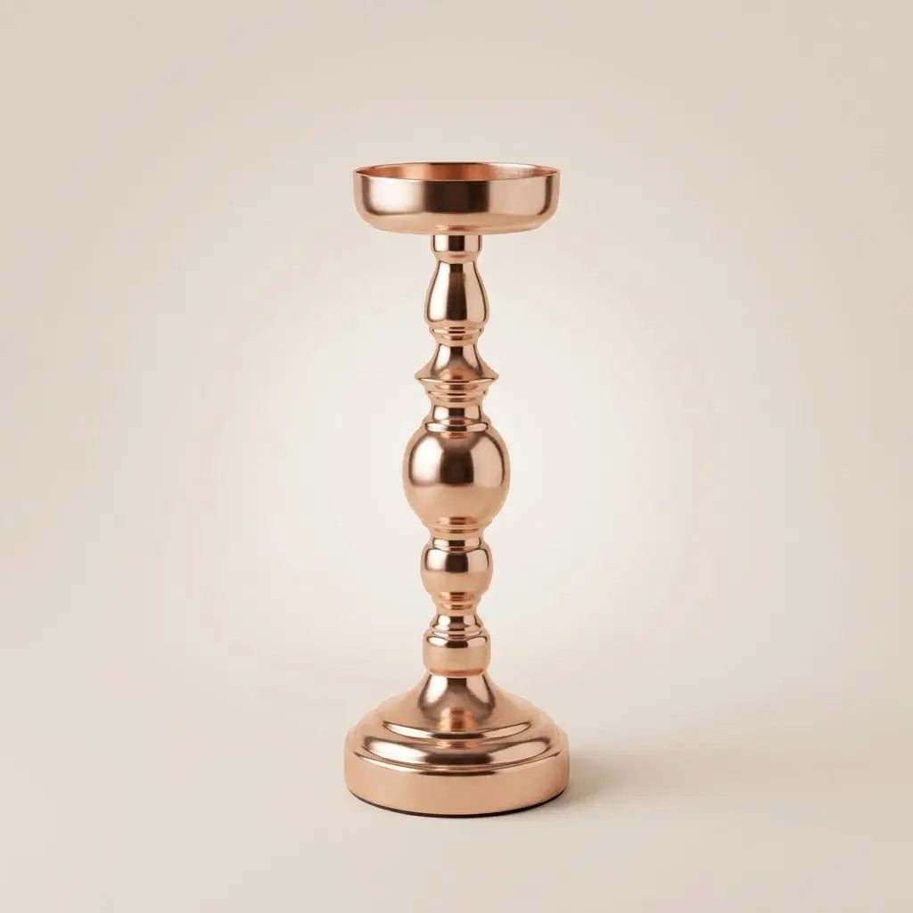 Bougeoir Surélevé en Métal Doré – Chandelier Sculptural pour Bougie Pilier