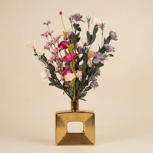Vase Carré Évidé Doré et Son Bouquet Champêtre Pastel darlworod
