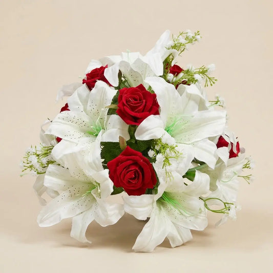 Centre de Table Mariage Lys Blancs & Roses Rouges – Arrangement Floral Traiteur