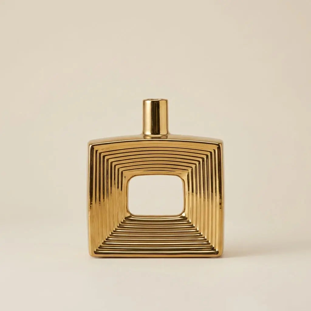 Vase Soliflore en Céramique Dorée – Flacon Sculptural Carré avec Anneau Central Design